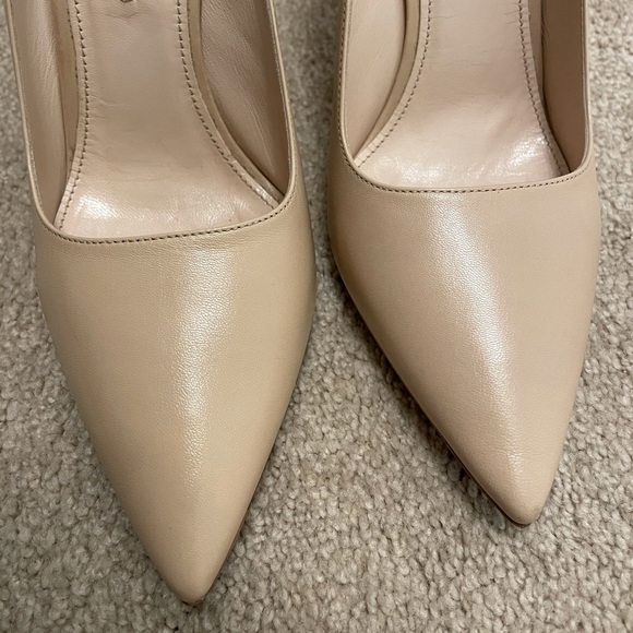 Prada Pumps - Picture 4 of 8